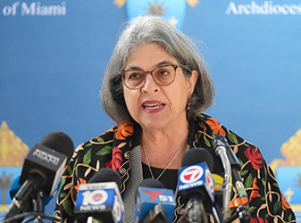 Alcaldesa de Miami urge al Gobierno Trump una transición en Cuba sin los Castro