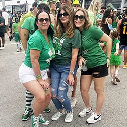 El trébol verde, fue el símbolo de suerte. La fiesta de St. Patrick’s Day fascinó a Miami