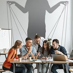 Cómo neutralizar a los titiriteros emocionales