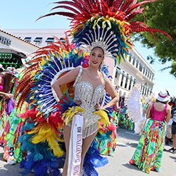Coral Gables paralizó sus actividades- ¡Locura total en las calles con el Carnaval de Barranquilla!