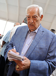 El eminente editor Sam Verdeja. ‘LIBRE es un digno magazín del periodismo independiente al servicio de la comunidad hispana’