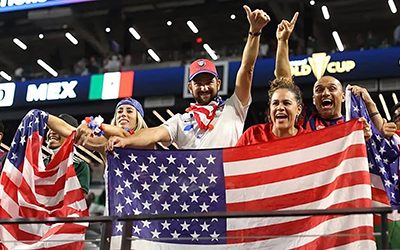El grito de gol retumba en los estadios de Canadá, México y EE.UU.