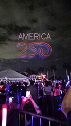 El Tropical Park albergó a cientos de asistentes. Gran júbilo patriótico en los 250 años de los EE.UU.