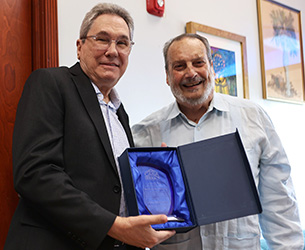 Jorge Luis Piloto entre los homenajeados. La distinguida condecoración de la Ermita para influyentes personalidades del exilio cubano