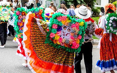 Medellín vibró con este espectacular desfile. Los silleteros hicieron volver los ojos del mundo con sus atuendos de flores