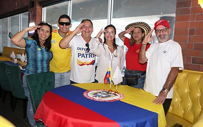 ¡Viva Colombia, viva la patria, viva De La Espriella, seguimos siendo libres…!