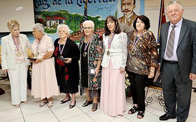 Condecoradas por su ardua labor. Mujeres Municipalistas reafirman su apoyo a la lucha por la libertad