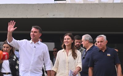 Flávio Bolsonaro visitará este martes a su padre en prisión domiciliaria
