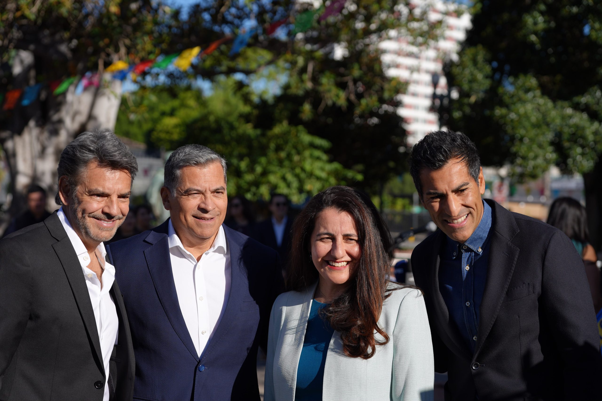 Candidato demócrata a gobernación de California llama a votar por inmigrantes que no pueden ir a las urnas