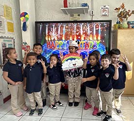 Lincoln-Martí celebra los cumpleaños de sus estudiantes