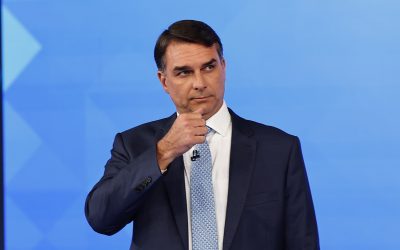 Argentina confirma que Flavio Bolsonaro hizo escala en el país rumbo a Ecuador