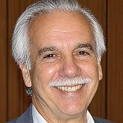 EMILIO MARTÍNEZ VENEGAS In Memoriam