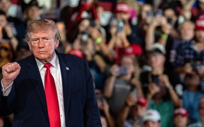 Trump intenta animar a sus bases republicanas en Texas ante el avance demócrata