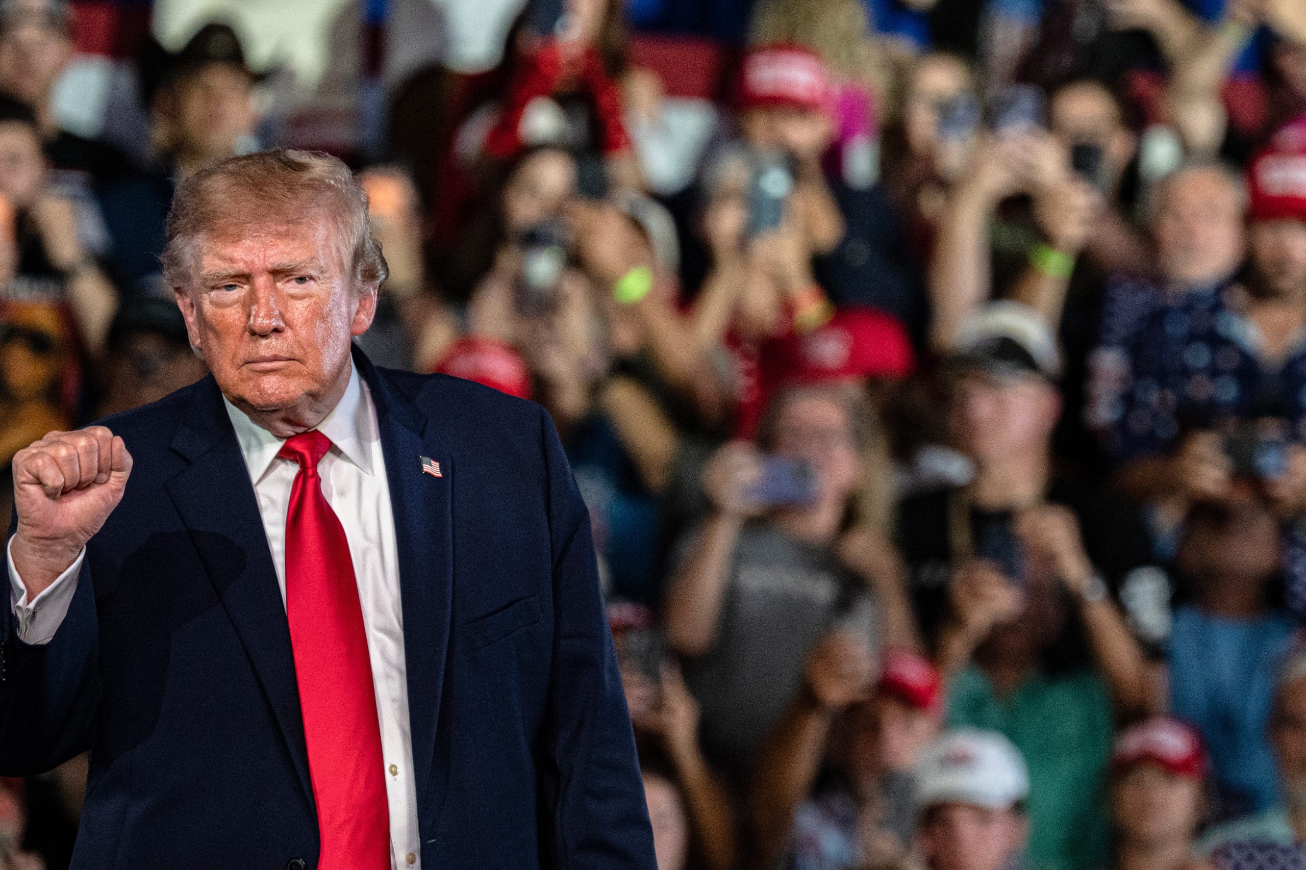 Trump intenta animar a sus bases republicanas en Texas ante el avance demócrata